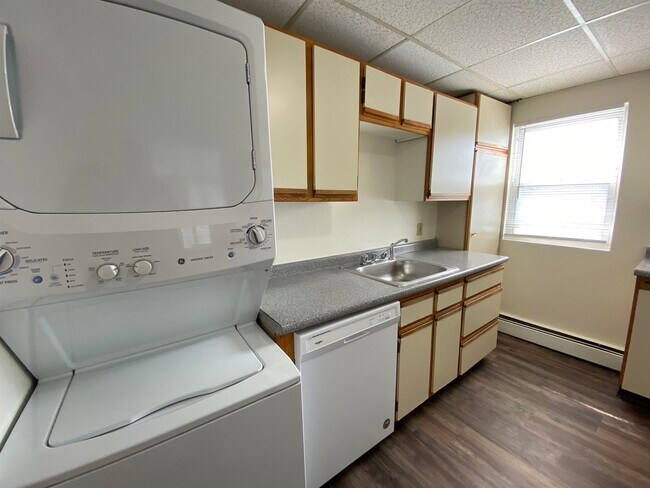 Building Photo - 133 Second St