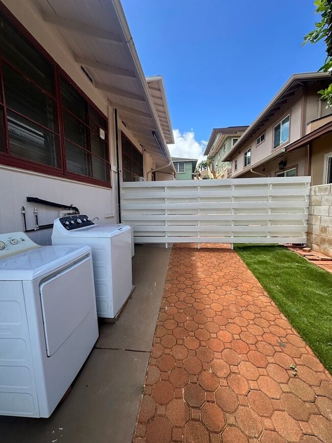 Building Photo - Koko Head Ave