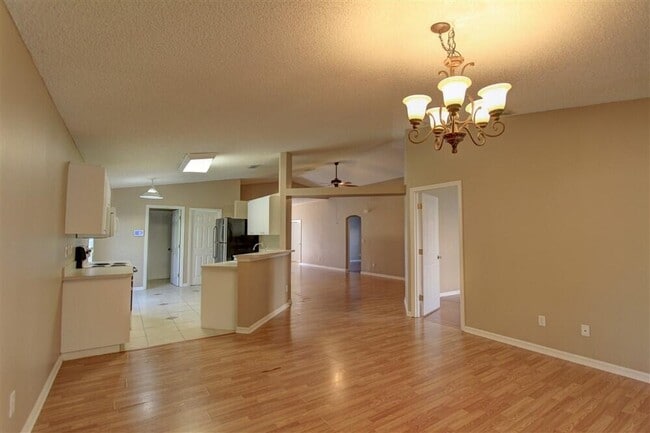 Building Photo - 2477 Deercroft Dr