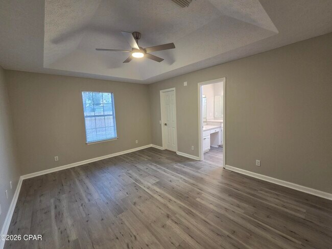 Building Photo - 5810 Sunset Ave