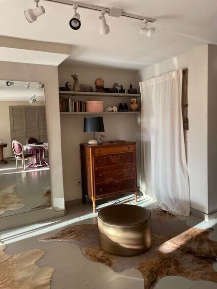 Building Photo - 388 Eichybush Rd