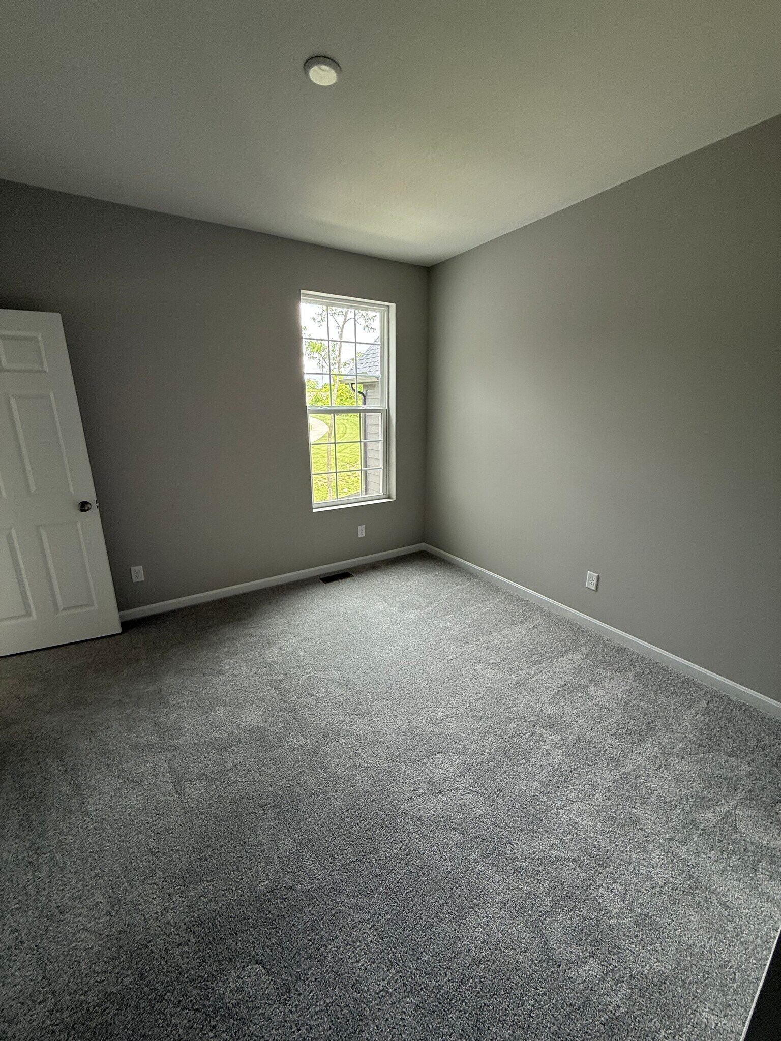Building Photo - 5694 Ohio Trl