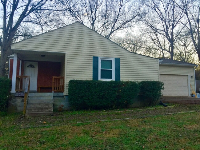 Building Photo - 3 Bedroom 1 Bath House in Madison with Amenities!  $1925/mo