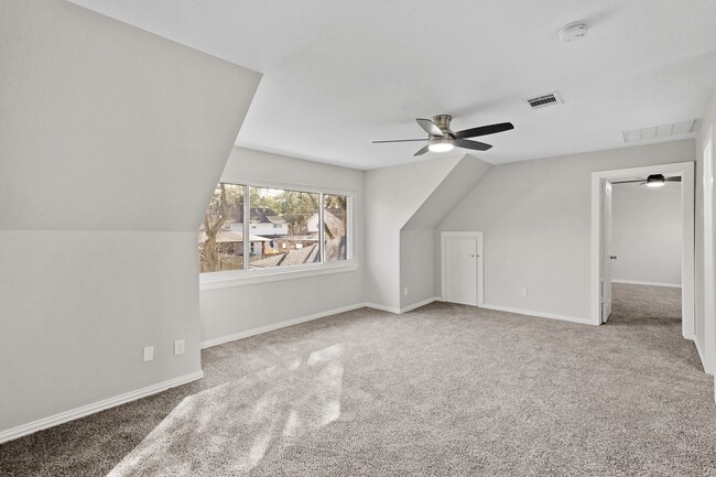 Building Photo - 10811 Tupper Lake Dr