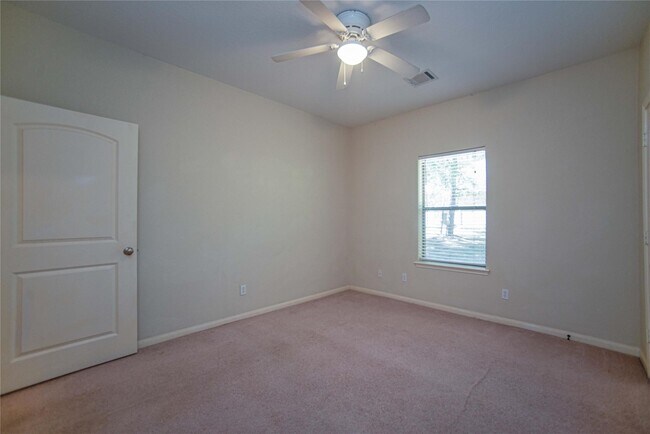 Building Photo - 93 Wick Willow Dr