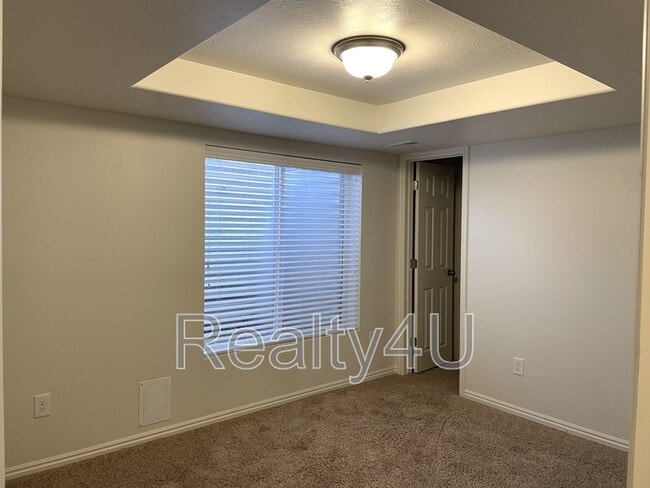 Building Photo - 4081 Rivermist Ln N