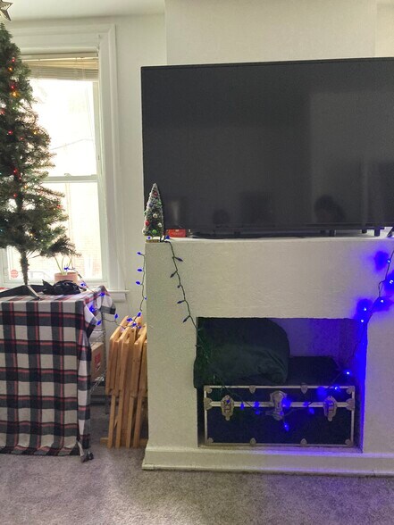 Building Photo - 370 S Negley Ave