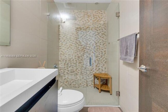 Building Photo - 3340 NE 190th St