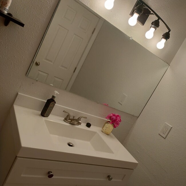 Building Photo - 507 Copperbush Ct