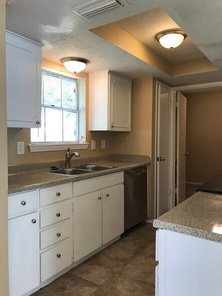 Building Photo - 2928 Abston Dr