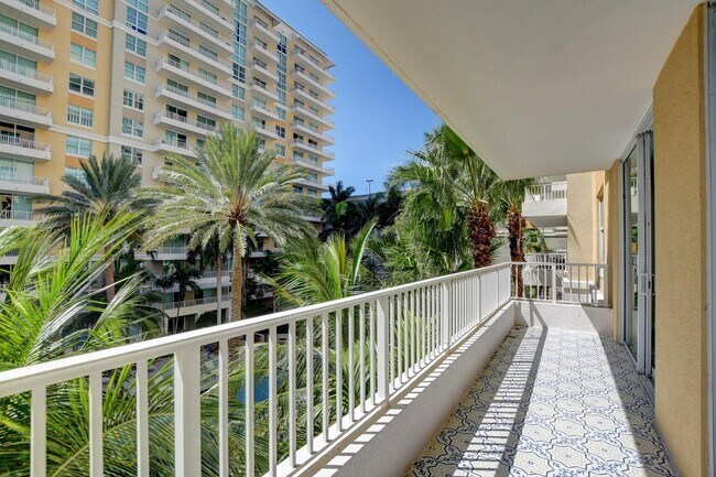 Building Photo - 700 E Boynton Beach Blvd