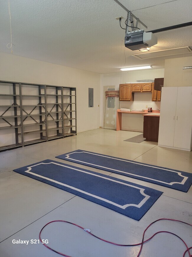 Building Photo - 148 Lakewood Dr