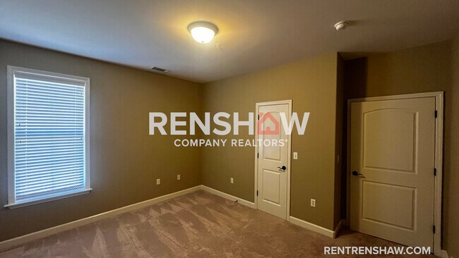 Building Photo - 1381 Calumet Farms Dr