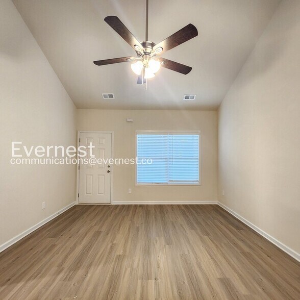 Building Photo - 212 Venture Dr