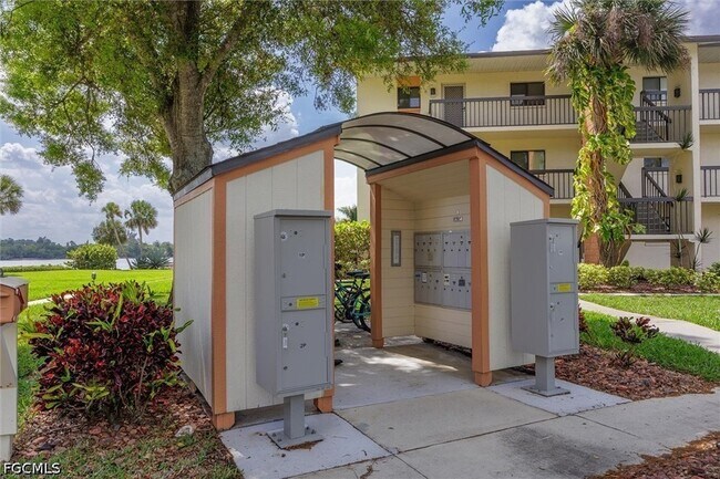 Building Photo - 16200 Bay Pointe Blvd