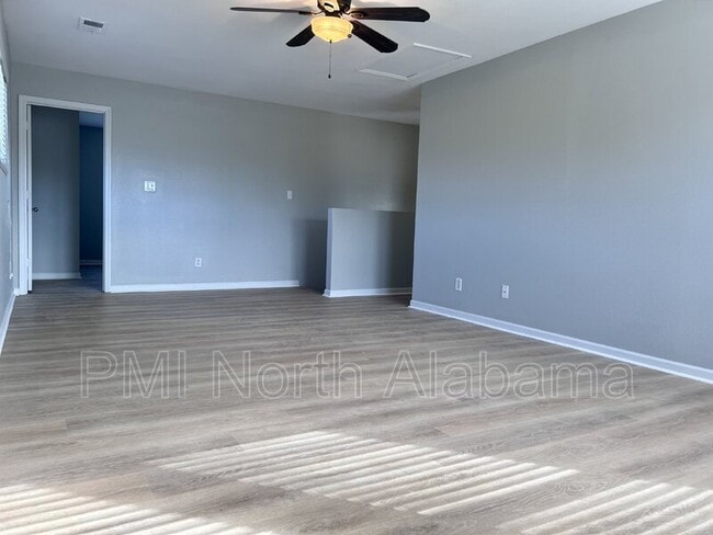 Building Photo - 379 Jasmine Dr