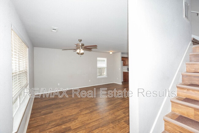 Building Photo - 5411 SW Cherry Creek Rd