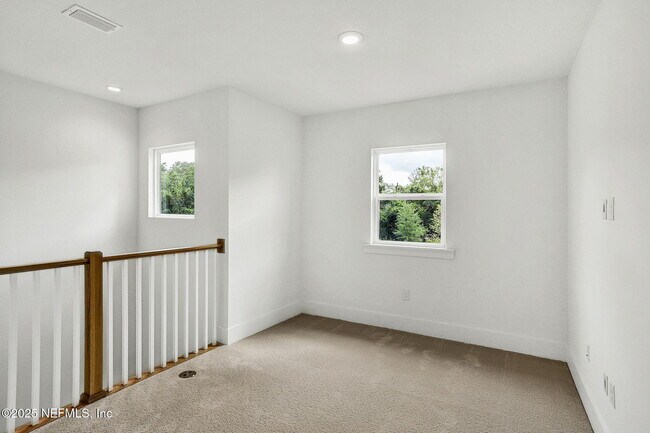 Building Photo - 311 Bay Lk Dr