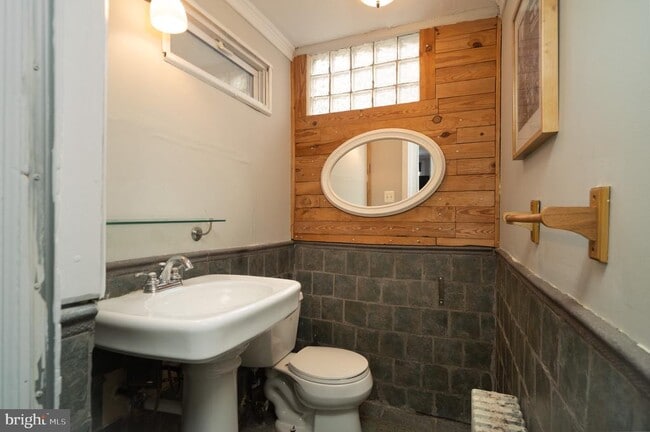 Building Photo - 3265 Salmon St