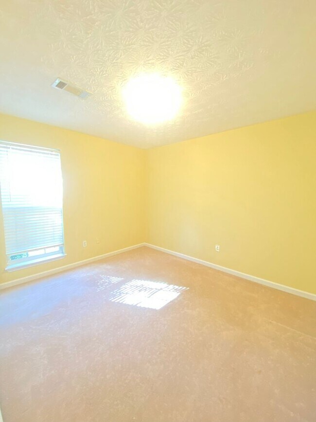 Building Photo - 1809 Azalea Dr