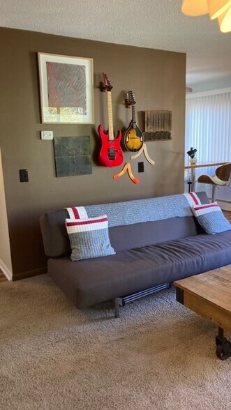 Building Photo - 3236 Garfield Ave