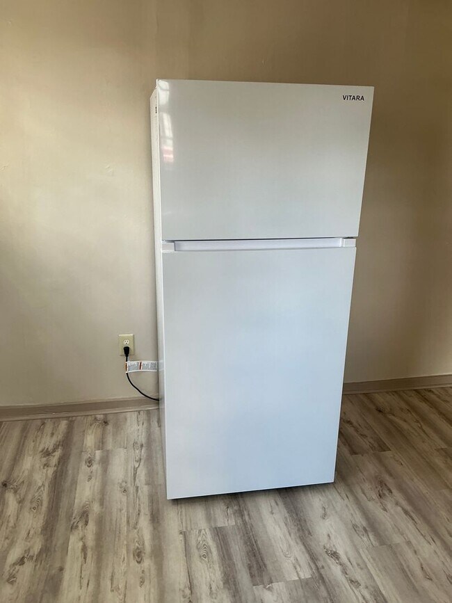 Building Photo - 2 Bed / 1 Bath Apartment for Rent - We have your next HOME ready!