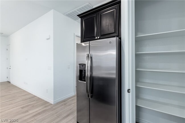 Building Photo - 774 Iris Desert St