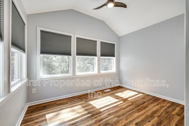 Building Photo - 26012 Misty Way Dr