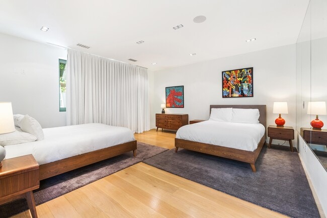 Building Photo - 1439 Devlin Dr