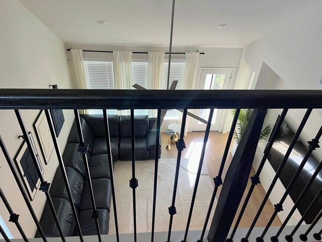 Building Photo - 10526 Wagner St