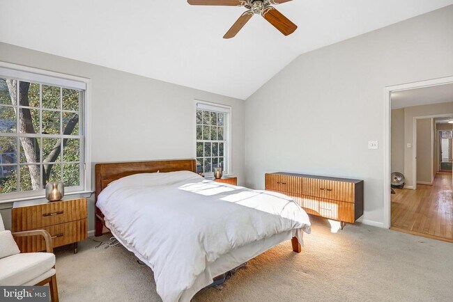 Building Photo - 9232 Forest Haven Dr