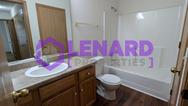 Building Photo - 4433-4435 W LaSiesta St