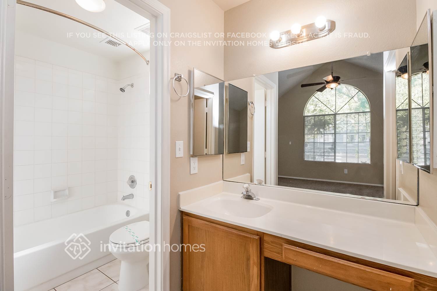 Building Photo - 441 S Maple