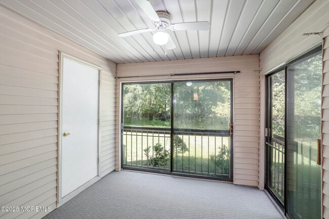 Building Photo - 229 Medford Ct