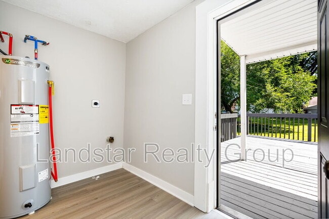 Building Photo - 4013 S 2nd St