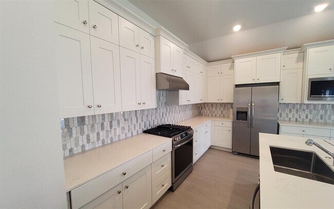 Building Photo - 6422 Seafoam Lake Dr