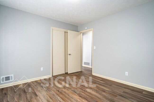 Building Photo - 816 86th Pl S