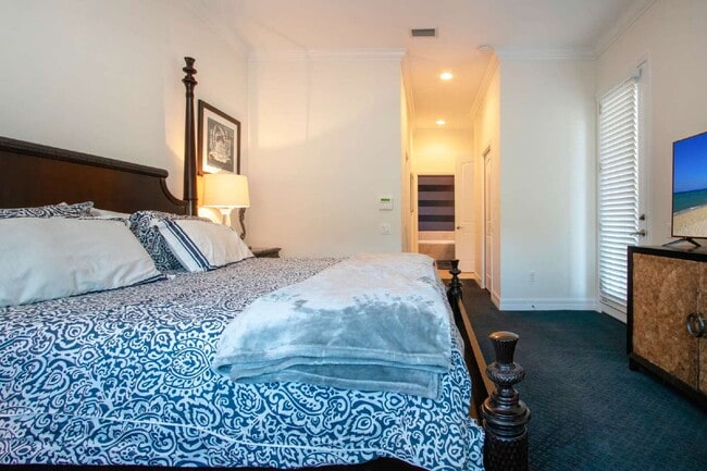 Building Photo - 4940 Tobermory Way
