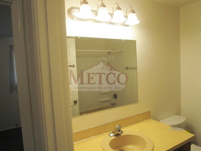 Building Photo - 21401