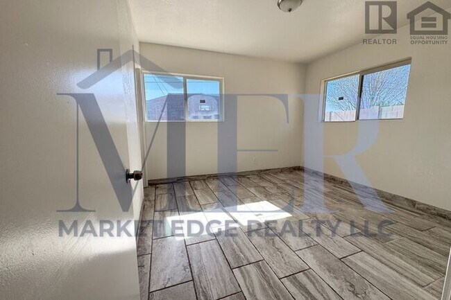 Building Photo - 3Bed/2Bath House 35th Ave/Bethany! NO APPLICATION FEE! - RV GATE, NO HOA!