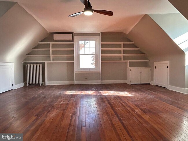 Building Photo - 1407 Delaware Ave