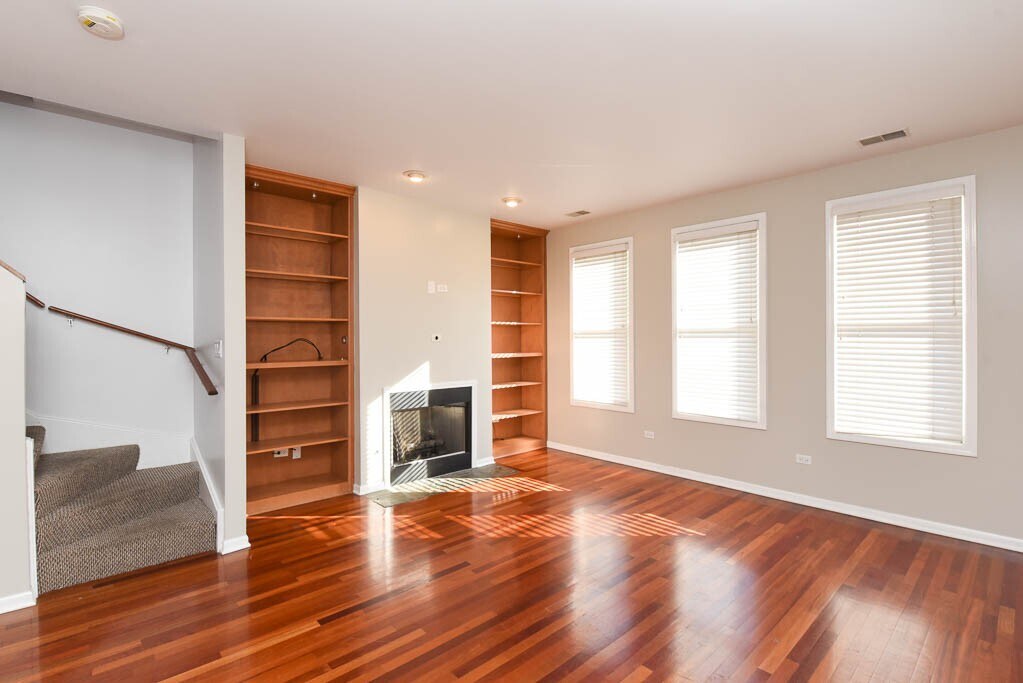 Building Photo - 1020 N Crosby St