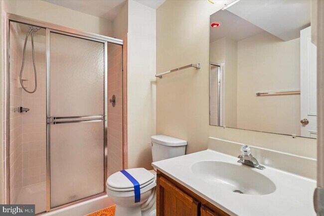 Building Photo - 5834 Waterdale Ct