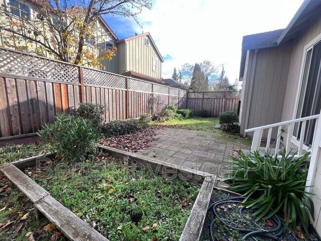 Building Photo - 2423 Guerneville Rd