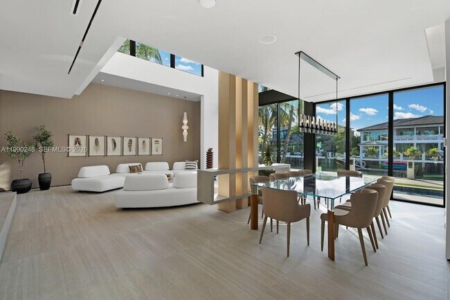 Building Photo - 641 Flamingo Dr