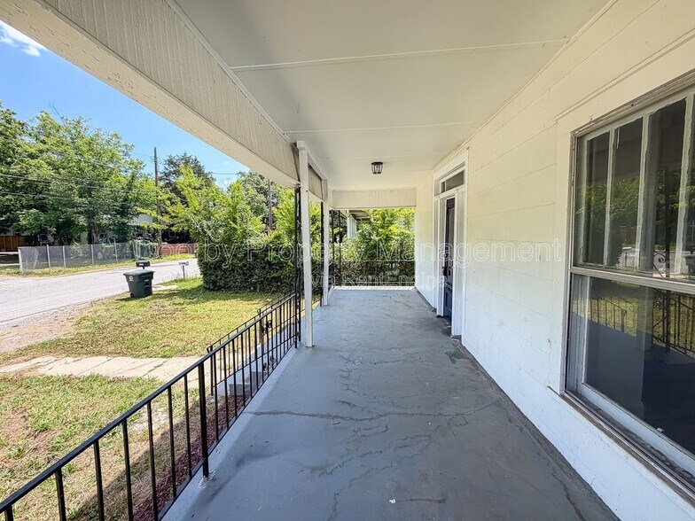Building Photo - 3207 Curtis St