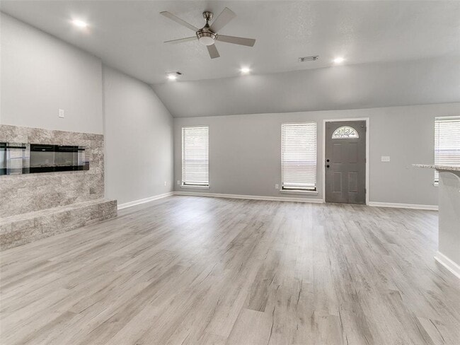 Building Photo - 5612 SE 87th St