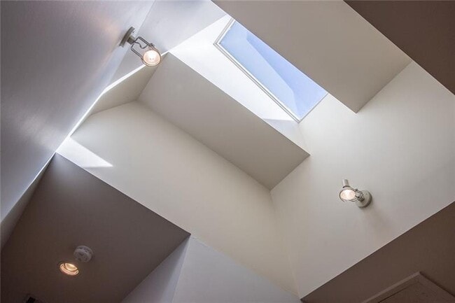 Building Photo - 1255 Apple Valley Rd NE