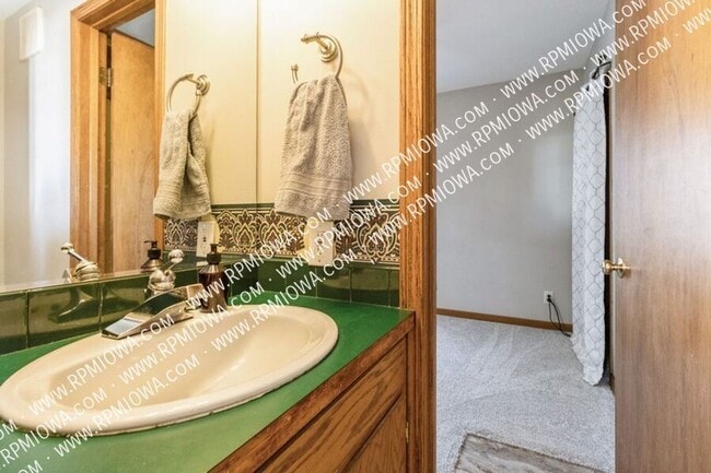 Building Photo - 3915 69th St