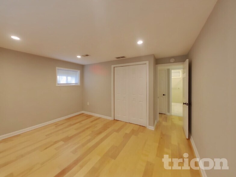 Building Photo - 408 Meadowhurst Ln